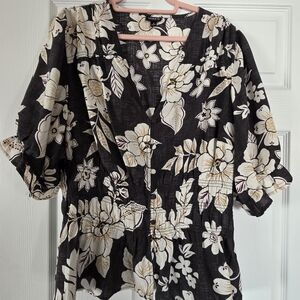 torrid Black Floral Button-Front Top with Cream and Tan Blooms